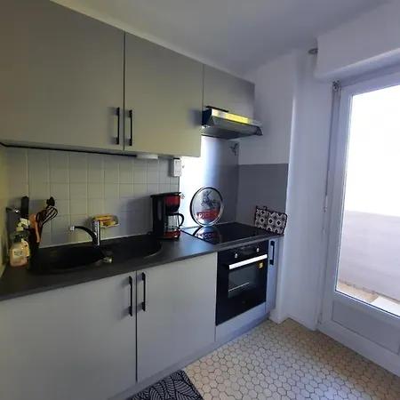 Le Sorbier 2pers Proche Centre, Ascenseur, Garage Apartment