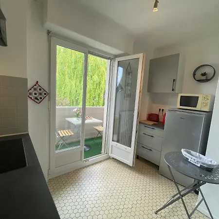 Le Sorbier 2pers Proche Centre, Ascenseur, Garage Apartment *